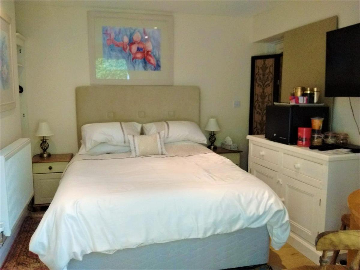 Bed and Breakfast Sunny Patch Stroud  Zewnętrze zdjęcie
